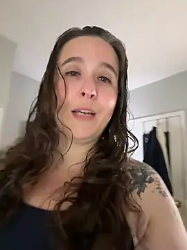 sylviahhh online show from June 17, 2026, 1:05 am