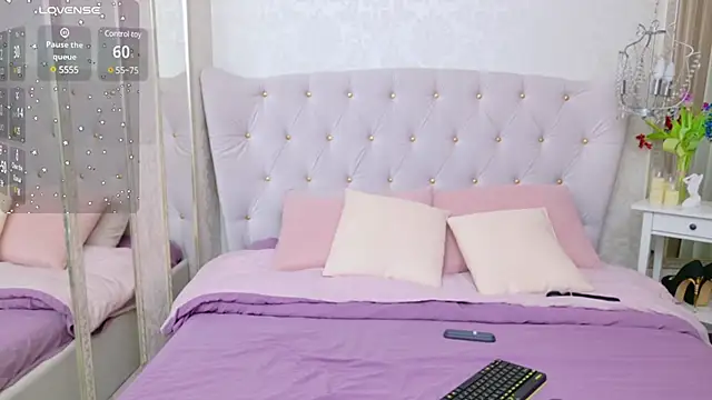 Snapshot of Damn_Bae_ chatting on March 12, 2025, 1:14 am Damn Bae  online show from March 12, 2025, 1:14 am