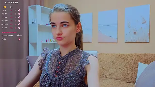 Snapshot of AstoriyaNight chatting on September 10, 2025, 10:03 am AstoriyaNight online show from September 10, 2025, 10:03 am