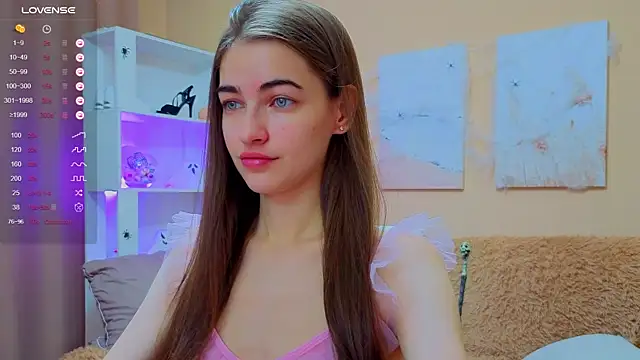 Snapshot of AstoriyaNight chatting on October 25, 2025, 4:11 am AstoriyaNight online show from October 25, 2025, 4:11 am