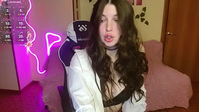 Snapshot of cherry_crushhh chatting on March 12, 2025, 11:01 pm cherry crushhh online show from March 12, 2025, 11:01 pm