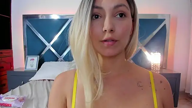 Snapshot of NinnaVous chatting on January 30, 2025, 11:34 pm NinnaVous online show from January 30, 2025, 11:34 pm