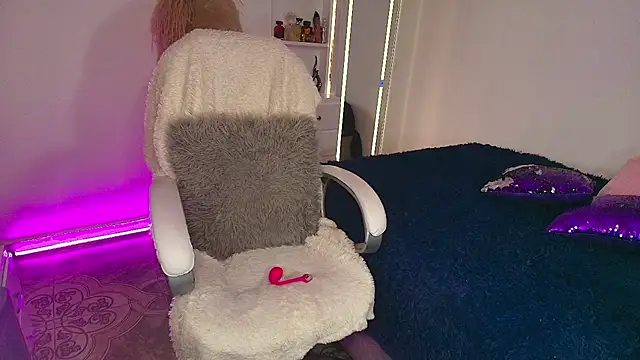 MariianaGomez online show from March 11, 2026, 2:44 pm