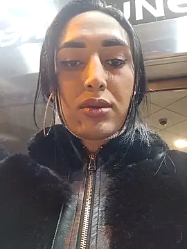 alice jhonson  online show from February 25, 2025, 11:26 pm