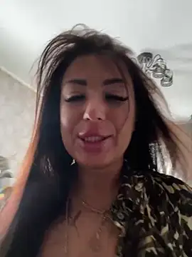 Snapshot of RuslanaXX chatting on October 6, 2025, 4:24 am RuslanaXX online show from October 6, 2025, 4:24 am