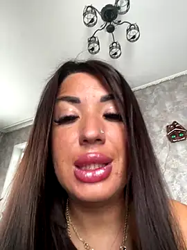 Snapshot of RuslanaXX chatting on October 7, 2025, 2:56 am RuslanaXX online show from October 7, 2025, 2:56 am