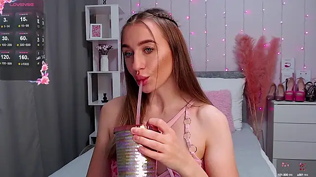 Snapshot of PornoGirlX chatting on September 13, 2025, 5:46 pm PornoGirlX online show from September 13, 2025, 5:46 pm