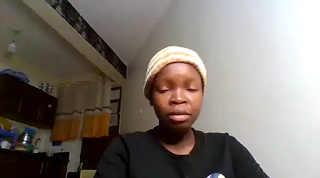 hunnybee007 online show from March 14, 2025, 7:55 pm