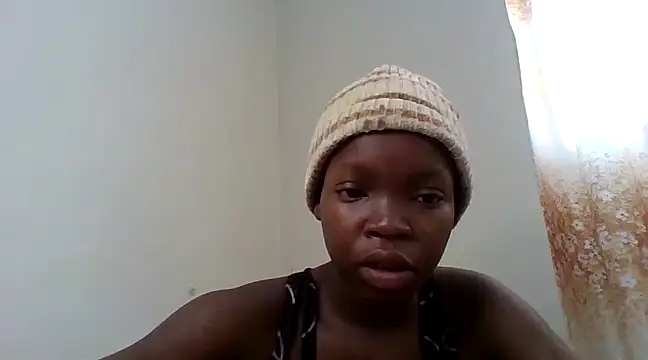 hunnybee007 online show from March 17, 2025, 7:35 am