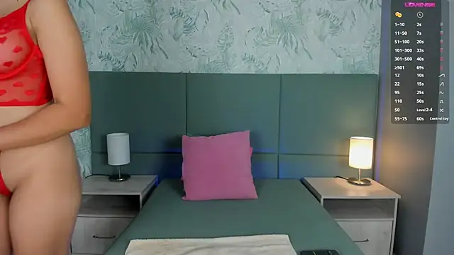 Snapshot of lexiethompson_ chatting on September 23, 2025, 12:12 pm lexiethompson  online show from September 23, 2025, 12:12 pm