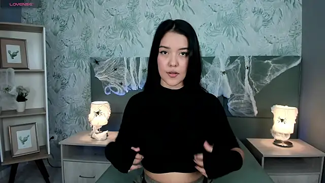 Snapshot of lexiethompson_ chatting on October 17, 2025, 12:18 pm lexiethompson  online show from October 17, 2025, 12:18 pm