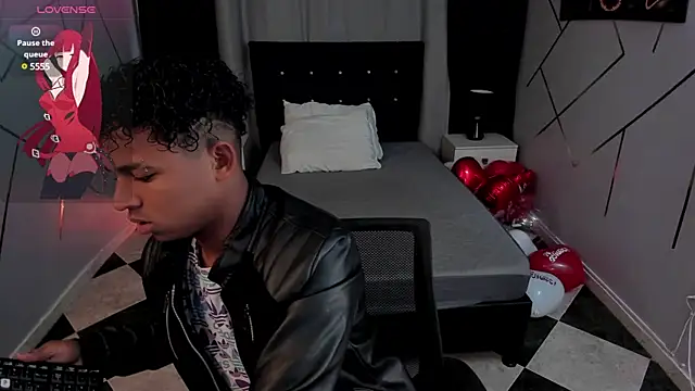 Snapshot of Noah_Smith04 chatting on February 15, 2025, 12:33 pm Noah Smith04 online show from February 15, 2025, 12:33 pm