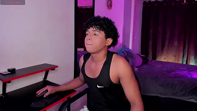 Snapshot of Noah_Smith04 chatting on October 2, 2025, 7:17 pm Noah Smith04 online show from October 2, 2025, 7:17 pm