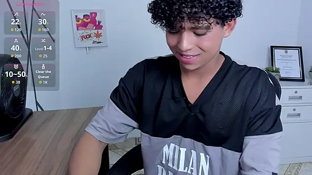 Snapshot of Noah_Smith04 chatting on October 11, 2025, 1:23 pm Noah Smith04 online show from October 11, 2025, 1:23 pm