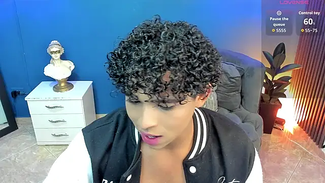 Snapshot of Noah_Smith04 chatting on October 17, 2025, 11:56 am Noah Smith04 online show from October 17, 2025, 11:56 am