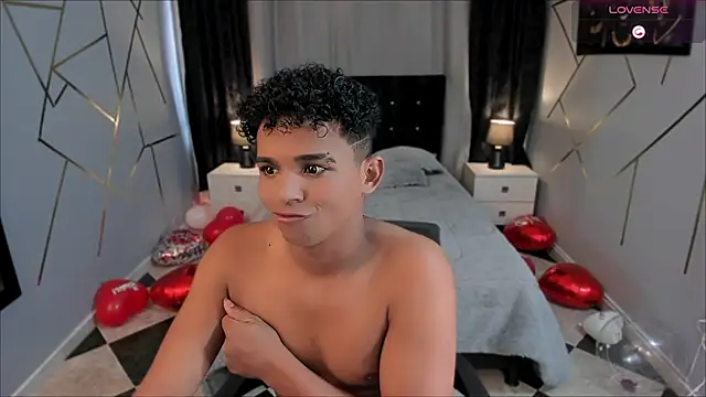 Snapshot of Noah_Smith04 chatting on February 16, 2025, 3:38 pm Noah Smith04 online show from February 16, 2025, 3:38 pm