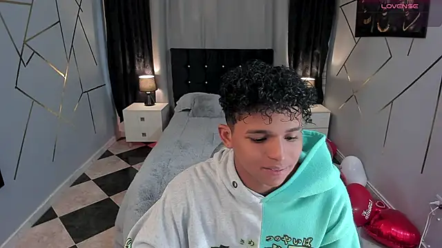 Snapshot of Noah_Smith04 chatting on February 18, 2025, 10:25 pm Noah Smith04 online show from February 18, 2025, 10:25 pm