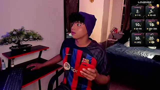 Snapshot of Noah_Smith04 chatting on September 26, 2025, 6:53 am Noah Smith04 online show from September 26, 2025, 6:53 am