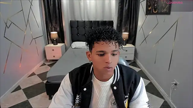 Snapshot of Noah_Smith04 chatting on February 22, 2025, 1:46 pm Noah Smith04 online show from February 22, 2025, 1:46 pm