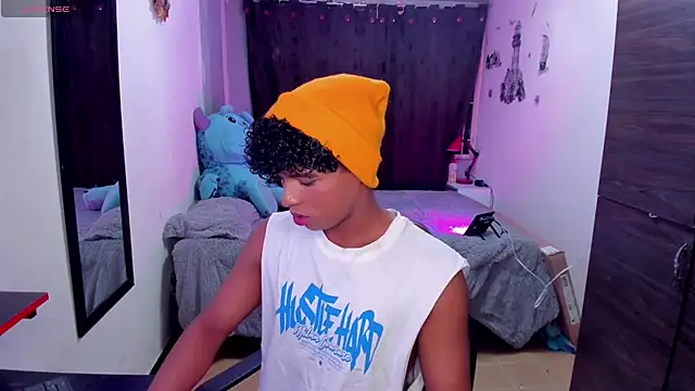 Snapshot of Noah_Smith04 chatting on October 9, 2025, 2:50 pm Noah Smith04 online show from October 9, 2025, 2:50 pm