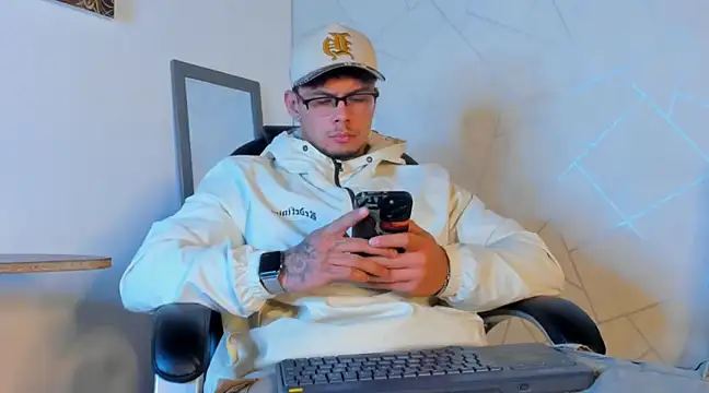 NoahhBrown online show from February 23, 2025, 3:35 am