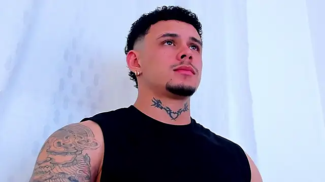 NoahhBrown online show from November 9, 2025, 12:58 am