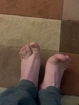 Snapshot of footsy35 chatting on January 18, 2025, 10:28 am footsy35 online show from January 18, 2025, 10:28 am