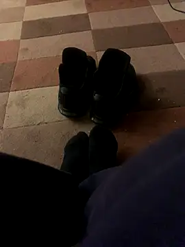 Snapshot of footsy35 chatting on December 21, 2025, 6:48 am footsy35 online show from December 21, 2025, 6:48 am