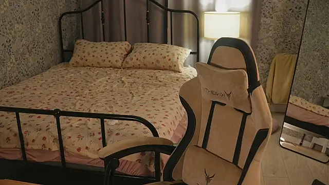 IdaJonesy online show from October 17, 2025, 11:28 pm