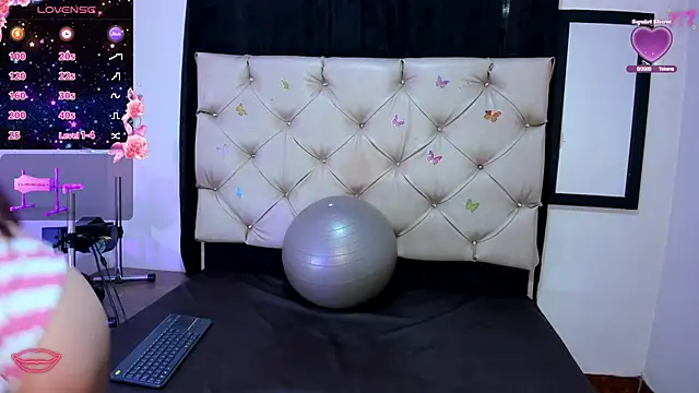 cleopatraa online show from March 10, 2026, 2:32 pm