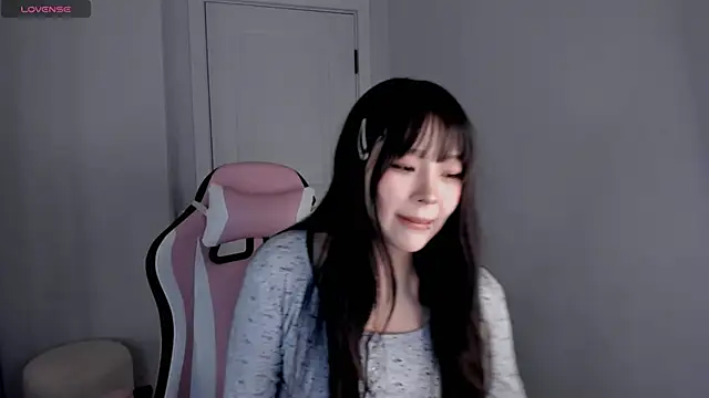 Snapshot of hee_young11 chatting on October 20, 2025, 5:35 pm hee young11 online show from October 20, 2025, 5:35 pm