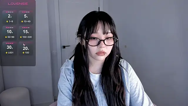 Snapshot of hee_young11 chatting on September 21, 2025, 8:03 pm hee young11 online show from September 21, 2025, 8:03 pm