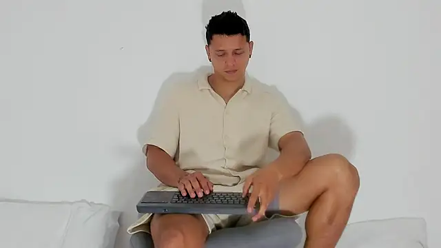 Snapshot of MITCHELL_BURNS chatting on January 4, 2025, 3:07 am MITCHELL BURNS online show from January 4, 2025, 3:07 am