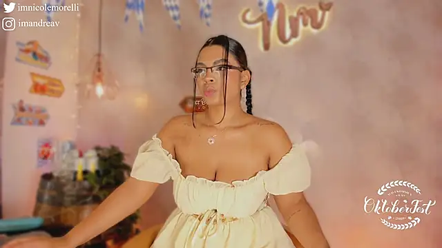 Snapshot of Nicolemorelli2 chatting on October 4, 2025, 12:17 pm Nicolemorelli2 online show from October 4, 2025, 12:17 pm