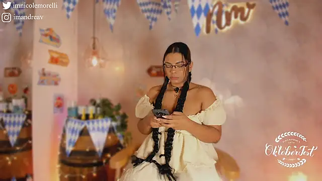 Snapshot of Nicolemorelli2 chatting on October 2, 2025, 12:52 pm Nicolemorelli2 online show from October 2, 2025, 12:52 pm