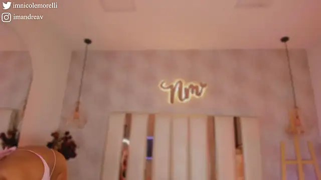 Snapshot of Nicolemorelli2 chatting on September 22, 2025, 3:29 pm Nicolemorelli2 online show from September 22, 2025, 3:29 pm