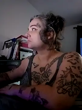 carodiamondd online show from November 13, 2025, 8:51 am