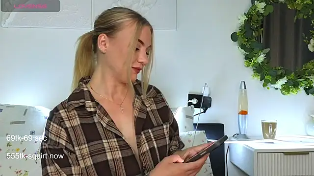 Maria Shy online show from September 10, 2025, 9:08 am