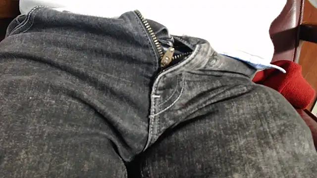 smoothandtiny online show from February 27, 2025, 5:37 pm