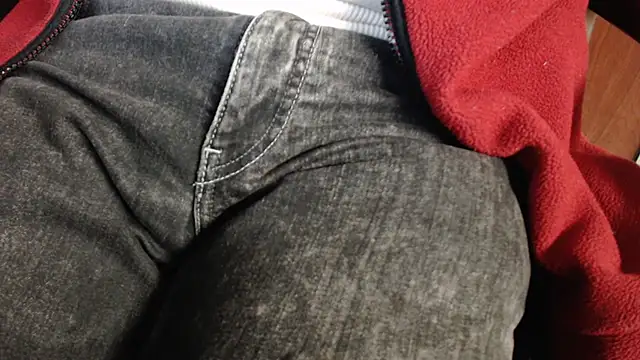smoothandtiny online show from February 26, 2025, 6:26 pm
