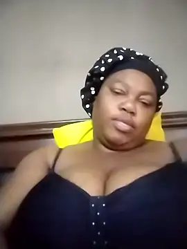 Snapshot of MATUREBUSSTY chatting on October 17, 2025, 5:22 am MATUREBUSSTY online show from October 17, 2025, 5:22 am