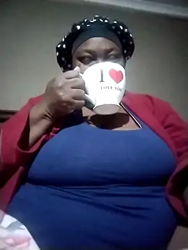 Snapshot of MATUREBUSSTY chatting on March 20, 2025, 2:19 am MATUREBUSSTY online show from March 20, 2025, 2:19 am