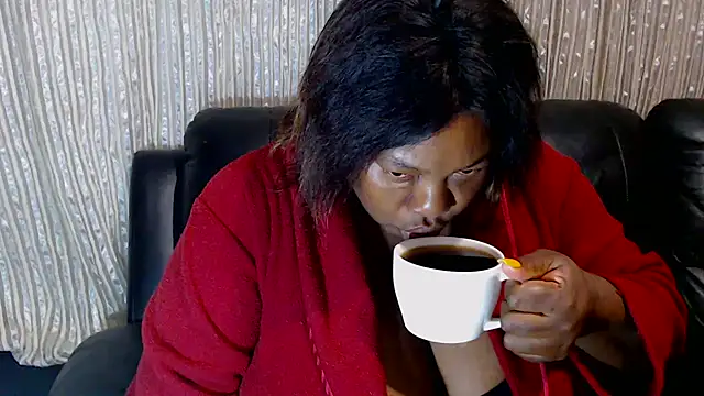 Snapshot of MATUREBUSSTY chatting on February 21, 2025, 2:28 am MATUREBUSSTY online show from February 21, 2025, 2:28 am