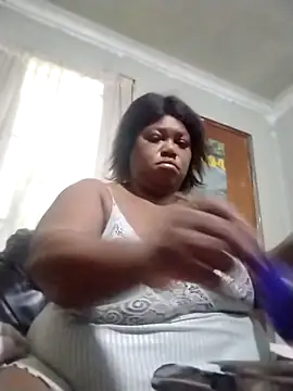 Snapshot of MATUREBUSSTY chatting on September 14, 2025, 2:56 am MATUREBUSSTY online show from September 14, 2025, 2:56 am