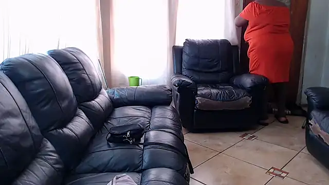 Snapshot of MATUREBUSSTY chatting on March 6, 2025, 9:25 am MATUREBUSSTY online show from March 6, 2025, 9:25 am