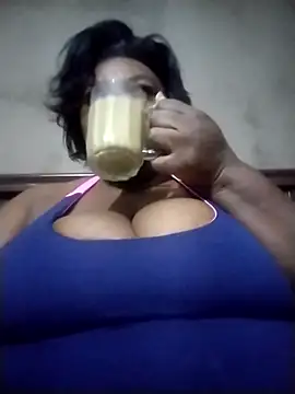 MATUREBUSSTY online show from May 24, 2026, 3:39 am