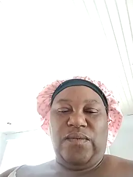 Snapshot of MATUREBUSSTY chatting on March 10, 2025, 8:06 am MATUREBUSSTY online show from March 10, 2025, 8:06 am