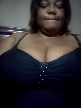 Snapshot of MATUREBUSSTY chatting on September 27, 2025, 12:17 am MATUREBUSSTY online show from September 27, 2025, 12:17 am