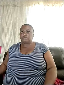 Snapshot of MATUREBUSSTY chatting on March 17, 2025, 1:50 pm MATUREBUSSTY online show from March 17, 2025, 1:50 pm