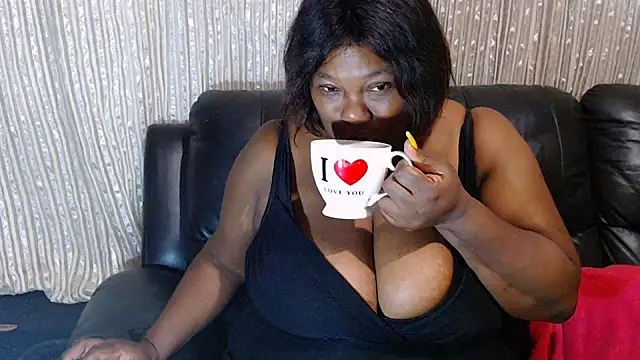 Snapshot of MATUREBUSSTY chatting on February 23, 2025, 12:41 am MATUREBUSSTY online show from February 23, 2025, 12:41 am